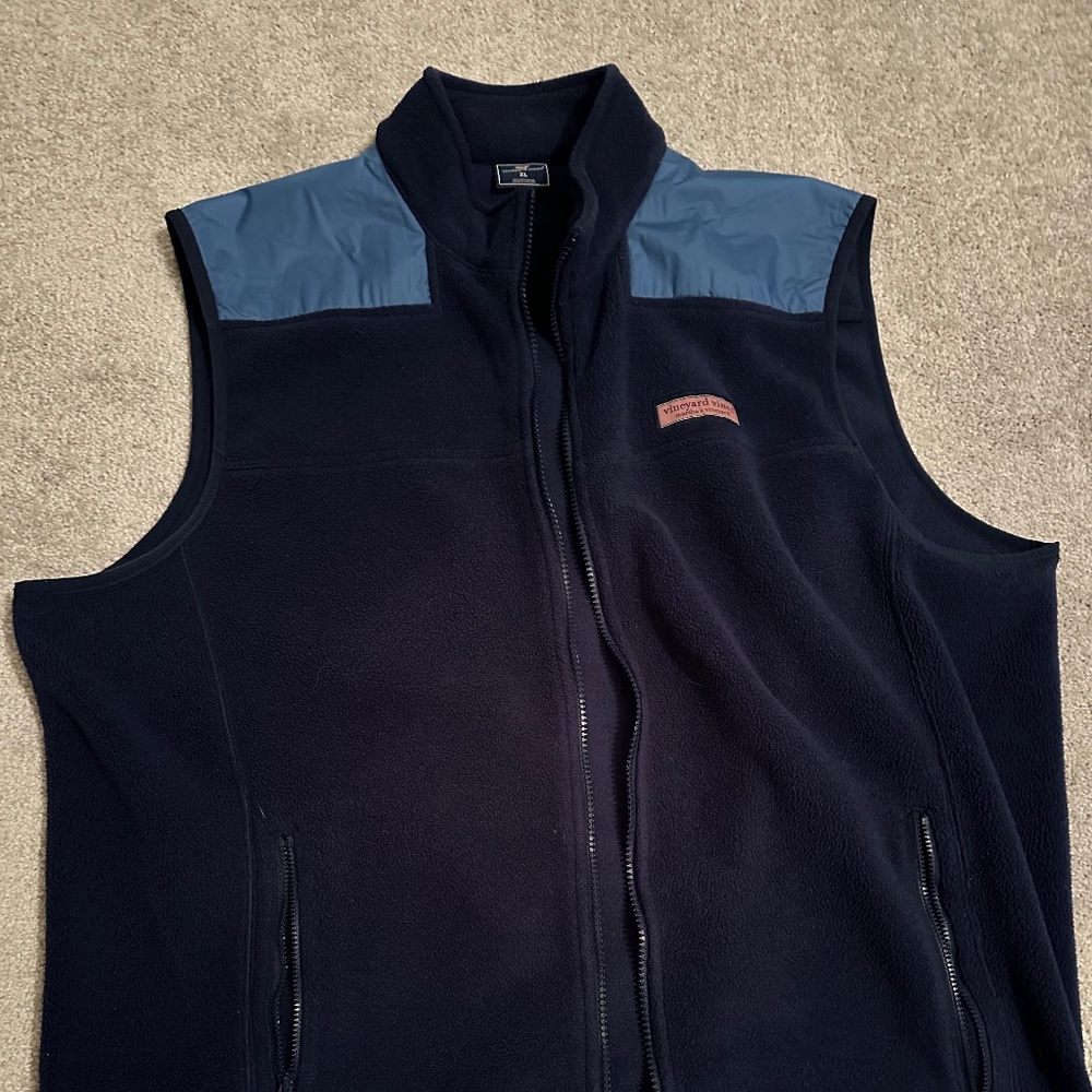 EUC Vineyard Vines Fleece Vest